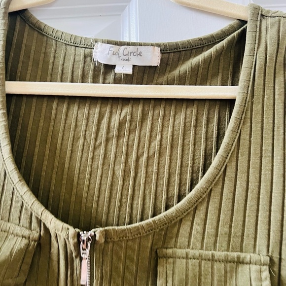 Full Circle olive knit tunic - Picture 2 of 3